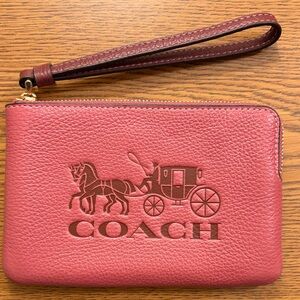 NWT Coach Corner Zip Wristlet C7420 Rouge